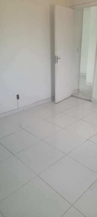 Conheça Apartamento à venda Rua João Gonçalves de Lima Filho, Ramos, Rio de Janeiro - R$ 215.000 - 215305 - 5 5