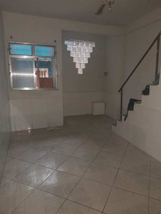 Conheça Casa de Vila à venda Travessa Campeões, Ramos, Zona Norte,Rio de Janeiro - R$ 200.000 - 042 - 4 4