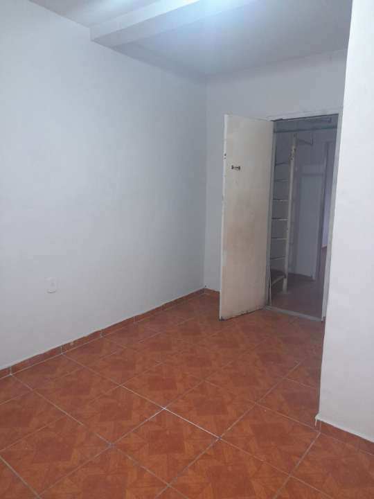 Conheça Casa de Vila à venda Travessa Campeões, Ramos, Zona Norte,Rio de Janeiro - R$ 200.000 - 042 - 10 10