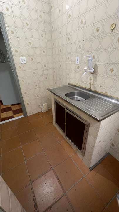 Conheça Apartamento para alugar Avenida dos Democráticos, Higienópolis, Rio de Janeiro - R$ 1.100 - 1585 - 8 8