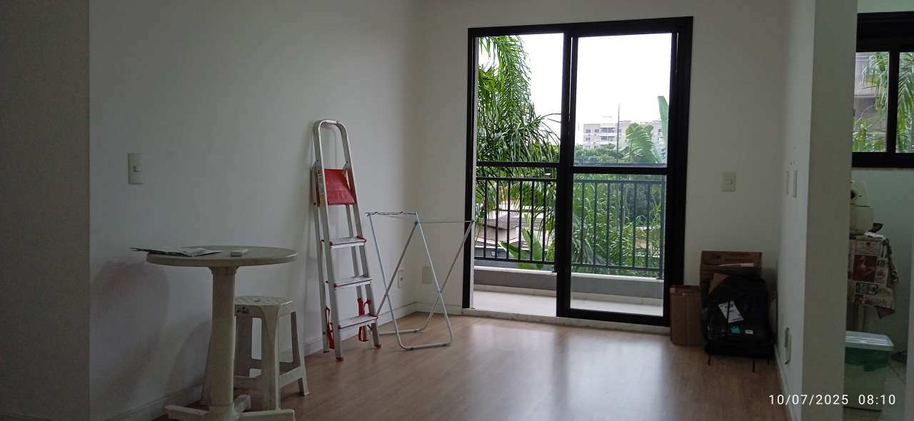 SALA - 9