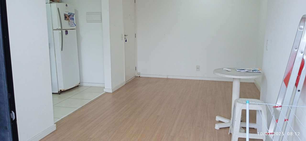 SALA - 10