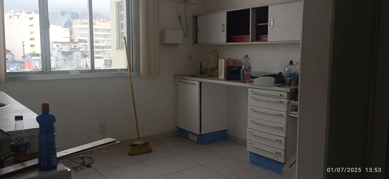 SALA 308 - 10