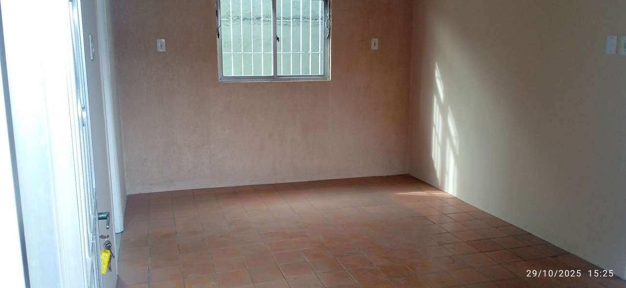 Conheça Apartamento para alugar Rua da Matriz, Agostinho Porto, São João de Meriti - R$ 1.000 - SRC2421202 - 3 3