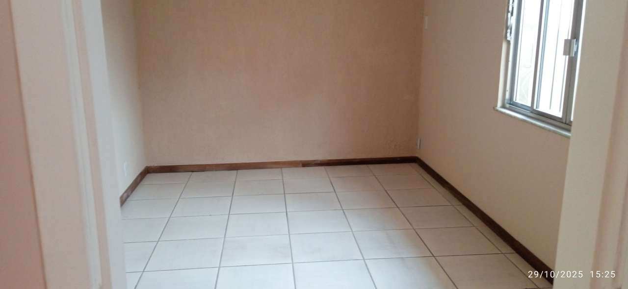 Conheça Apartamento para alugar Rua da Matriz, Agostinho Porto, São João de Meriti - R$ 1.000 - SRC2421202 - 4 4