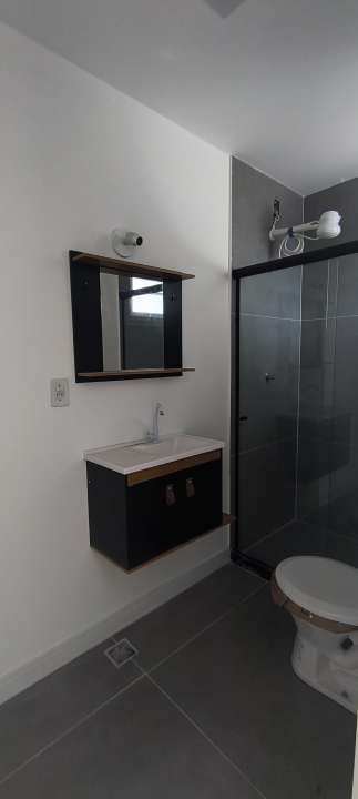 Conheça Apartamento para alugar Rua Maria Emília, Vila Rosali, São João de Meriti - R$ 1.000 - SRC559102 - 9 9