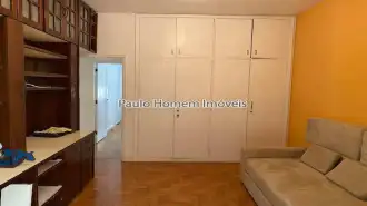 Quarto com armário e Estante - 19