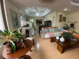 Ótima localização - Apto em ótima localização na 2ª quadra da praia e próximo do metrô, 2Sls, 3Qts, garagem - 1.650.000 - AP3069