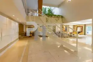 Condomínio Fechado - Magnífica Mansão no estilo Contemporâneo, de alto padrão, no condomínio Jardim Marapendi, segurança 24 horas, próximo à praia - 13.000.000 - CA4011