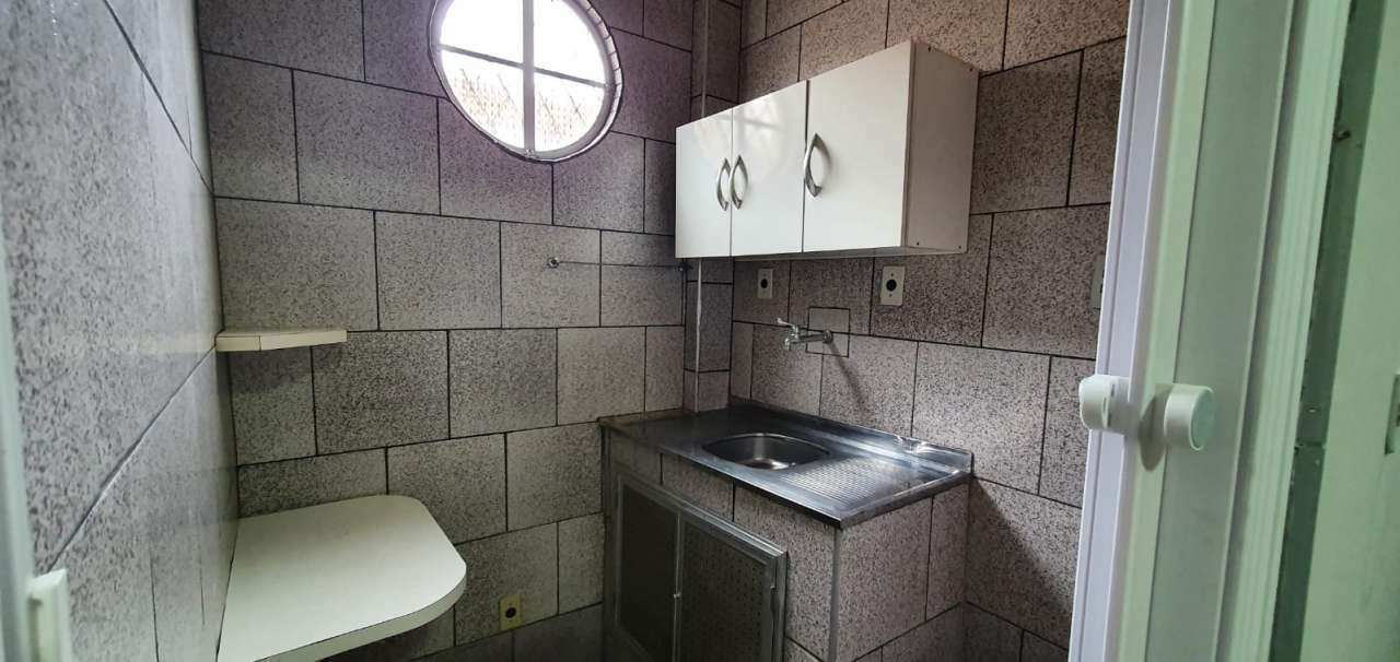 Conheça Alugar Sala Comercial 15m², Final Estrada do Portela, Madureira, RJ, R$ 350,00 - 02 - 5 5
