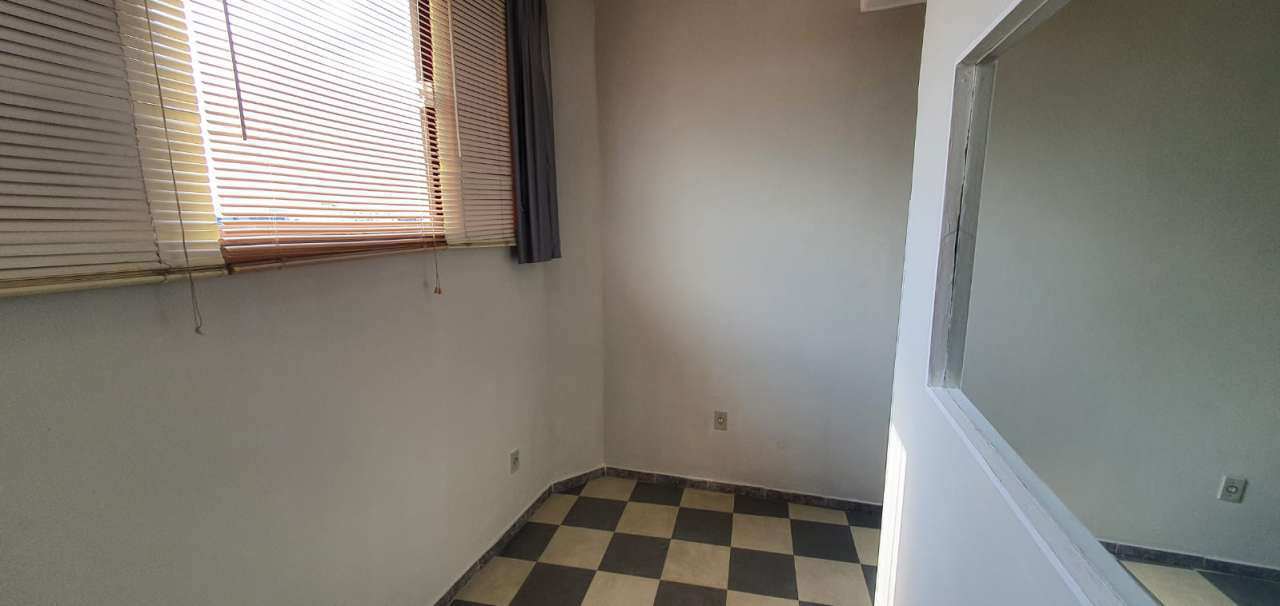Conheça Alugar Sala Comercial 24m², Final Estrada do Portela, Madureira, RJ - R$ 650,00 - 01 - 5 5
