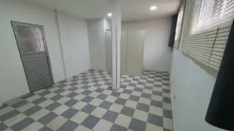 Conheça Alugar Sala Comercial 24m², Final Estrada do Portela, Madureira, RJ, R$ 900,00 - 11 - 3 3