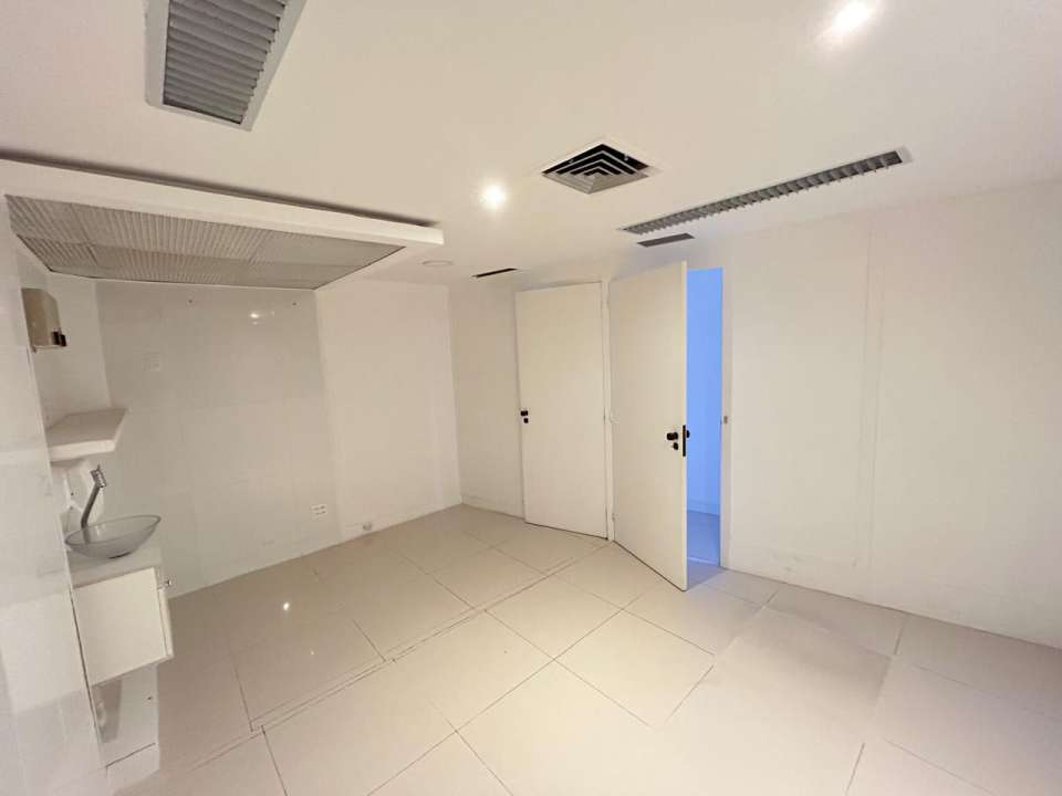 Conheça Conjunto de Salas para alugar Avenida das Américas,Rio de Janeiro,RJ Oeste,Barra da Tijuca - R$ 3.000 - ESP201 - 4 4