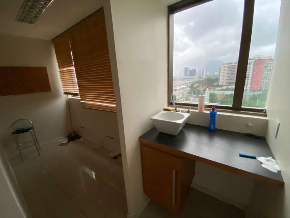 Conheça Sala Comercial 35m² para alugar Avenida Embaixador Abelardo Bueno,Rio de Janeiro,RJ Sudoeste, Barra Olímpica - R$ 1.100 - VISA00004 - 2 2