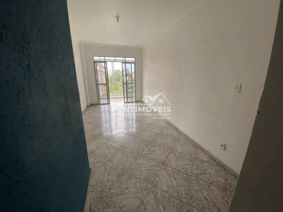 Conheça sala ampla do imóvel - Apartamento de 2 quartos na Taquara/RJ com 60m² - 633 - 1 sala ampla - 1