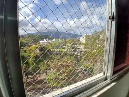 Ótima localização - Apartamento de 2 quartos com 64m² na Est. do Tindiba -Pechincha/RJ - FONTIMOVEIS - 546