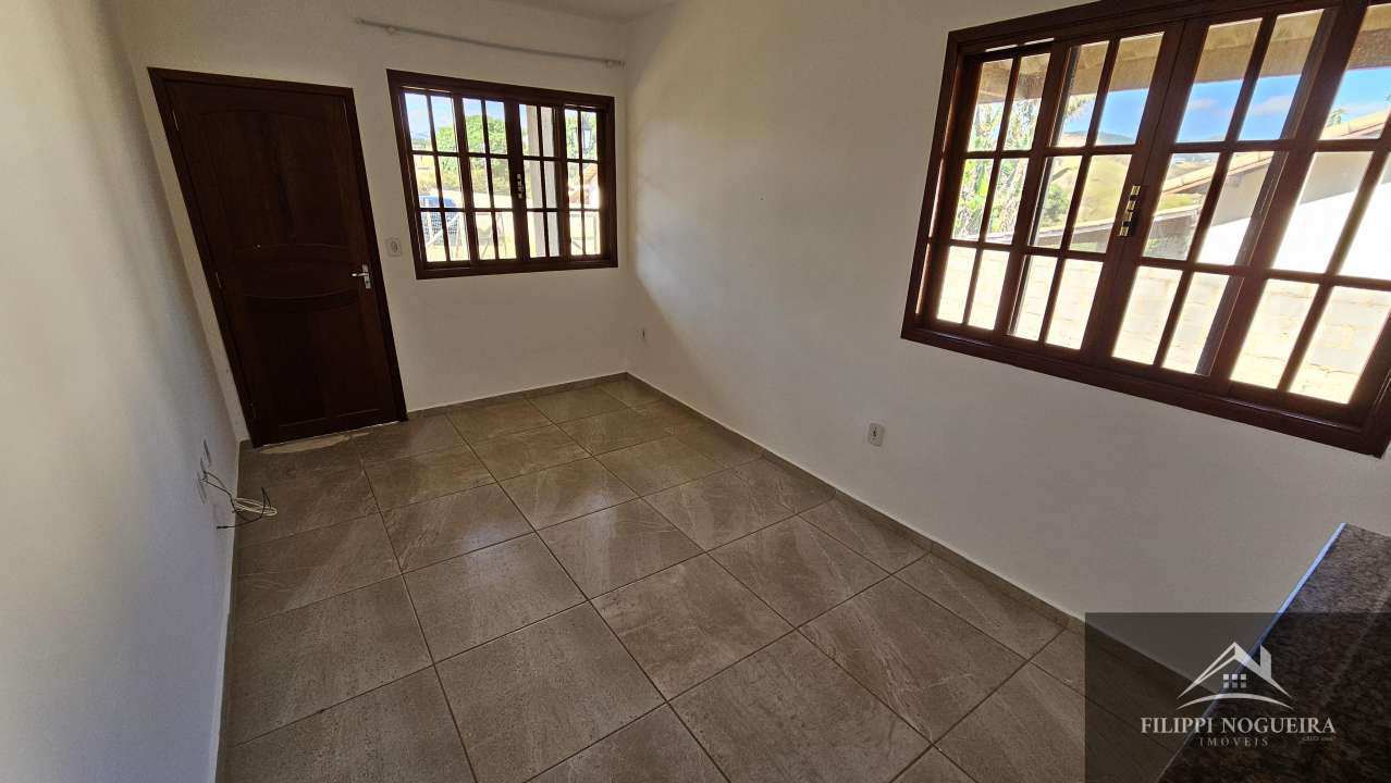 Conheça Excelente casa linear com 3 quartos, sendo uma suíte e um amplo terreno. Apenas a 950m do Bramil. - CsArco350 - 8 8
