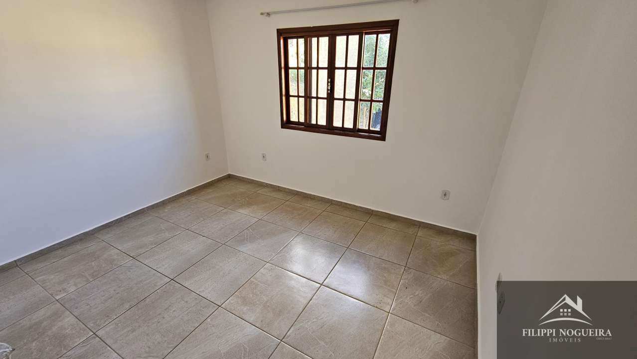 Conheça Excelente casa linear com 3 quartos, sendo uma suíte e um amplo terreno. Apenas a 950m do Bramil. - CsArco350 - 9 9