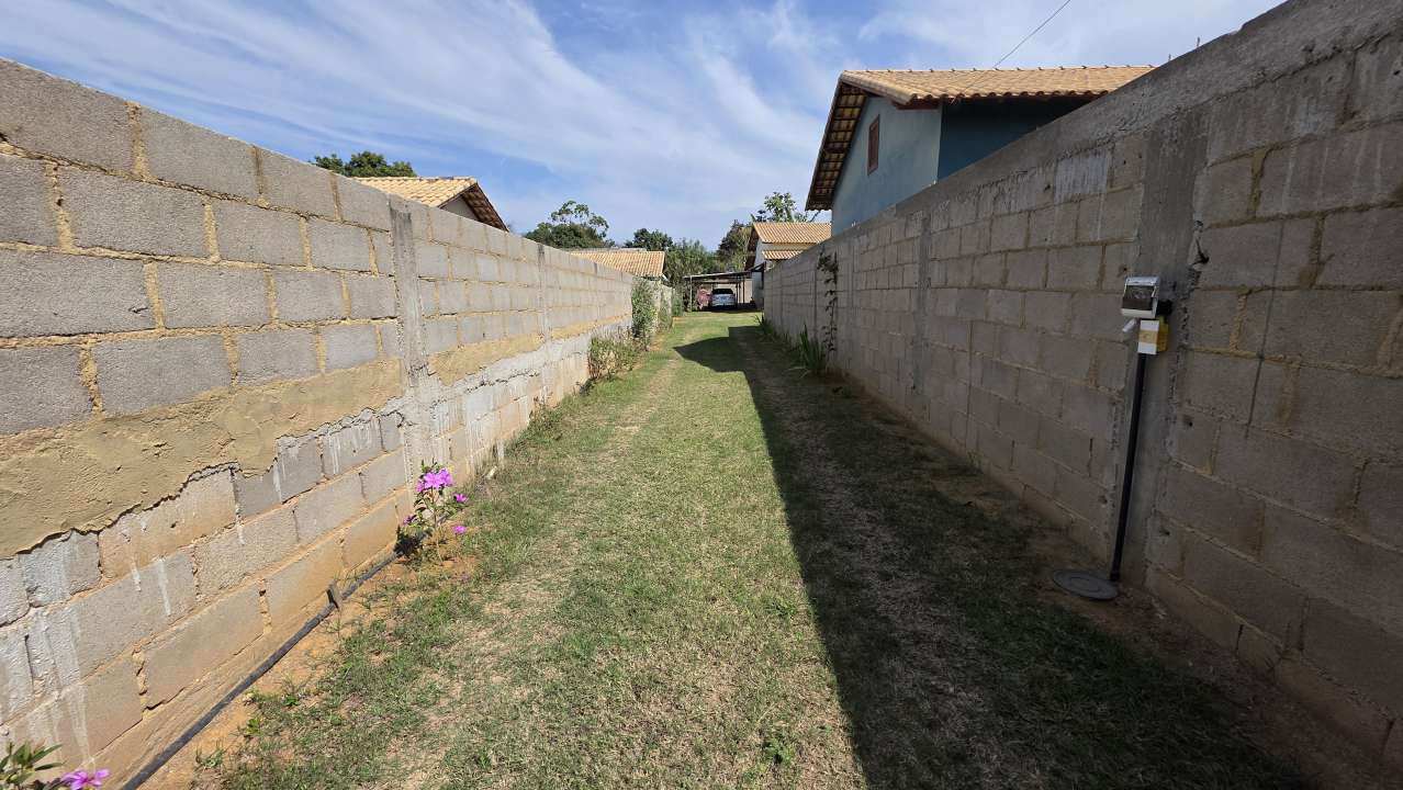 Conheça Excelente casa linear com 3 quartos, sendo uma suíte e um amplo terreno. Apenas a 950m do Bramil. - CsArco350 - 19 19
