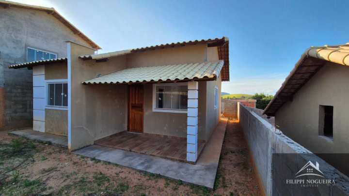 Conheça Vende-se Casa Moderna com 2 Quartos, Suíte e Quintal Independente a 1,5 km do Centro - FNCA20001 - 3 3