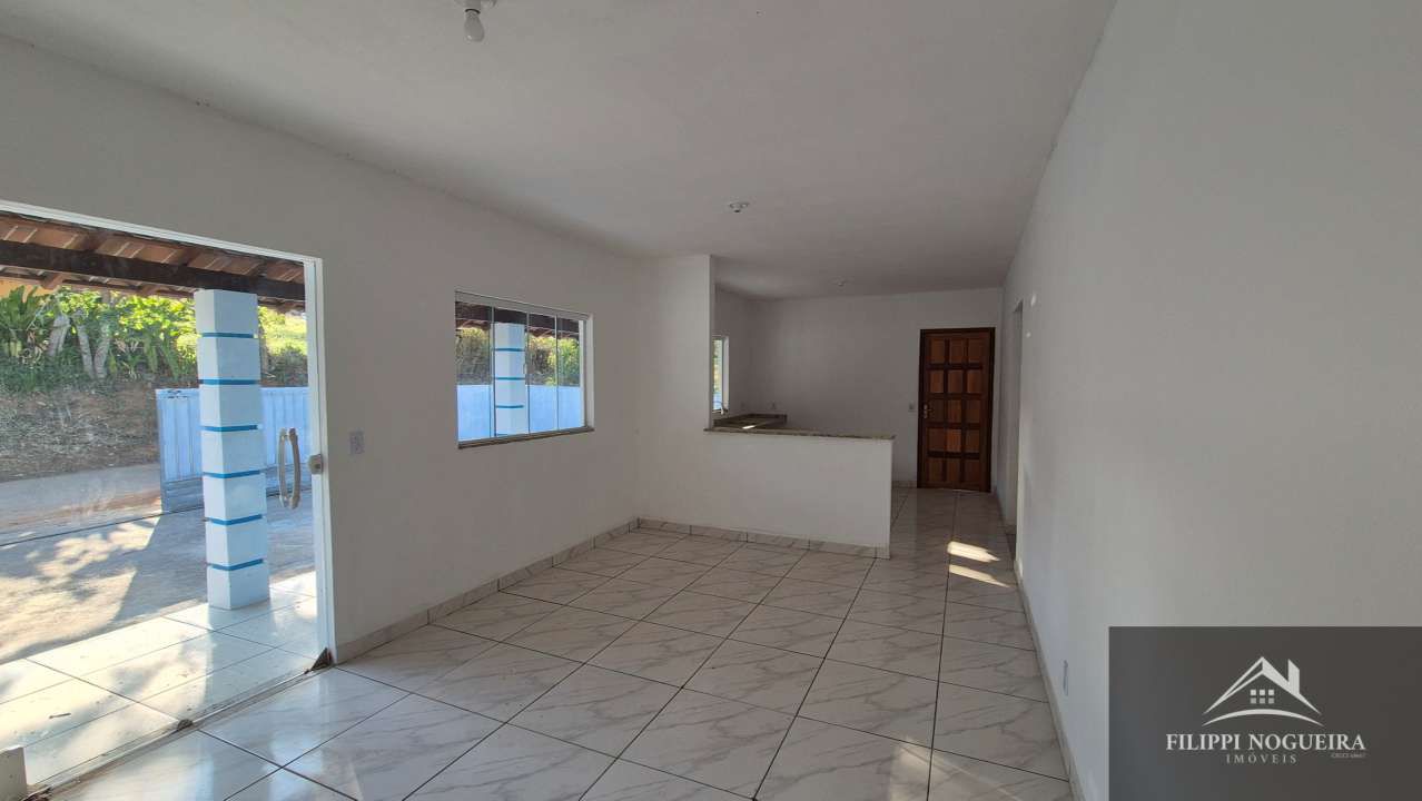 Conheça Vende-se casa com 3 quartos, sendo uma suíte, com vista para as montanhas. - FNCA30002 - 9 9