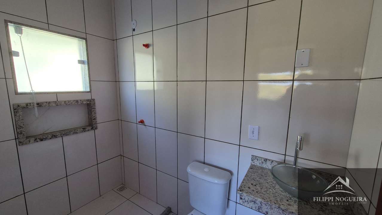 Conheça Vende-se casa com 3 quartos, sendo uma suíte, com vista para as montanhas. - FNCA30002 - 18 18