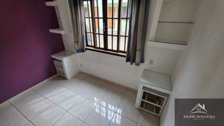 Conheça Vende-se apartamento térreo de 2 quartos sendo uma suíte, varanda e vaga em condomínio tranquilo. - FNAP20001 - 8 8