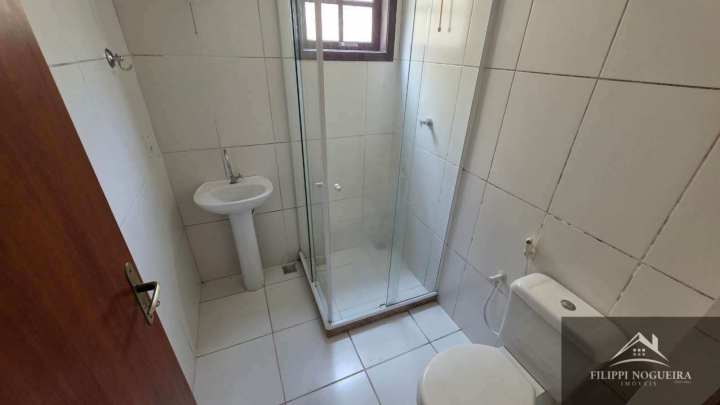 Conheça Vende-se apartamento térreo de 2 quartos sendo uma suíte, varanda e vaga em condomínio tranquilo. - FNAP20001 - 10 10