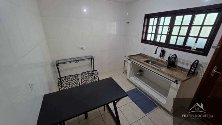 Conheça Vende-se apartamento térreo de 2 quartos sendo uma suíte, varanda e vaga em condomínio tranquilo. - FNAP20001 - 12 12