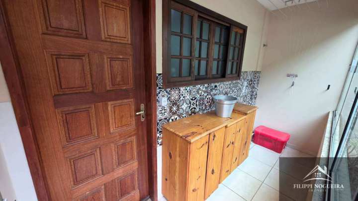 Conheça Vende-se apartamento térreo de 2 quartos sendo uma suíte, varanda e vaga em condomínio tranquilo. - FNAP20001 - 15 15