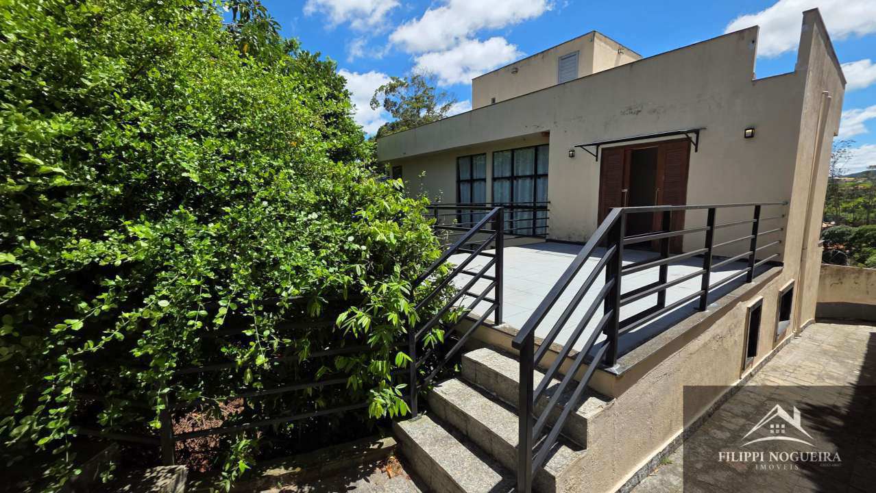 Conheça Vende-se casa moderna e aconchegante com 6 quartos e 3 banheiros a 650 metros do Lago de Javary - FNCA60001 - 4 4