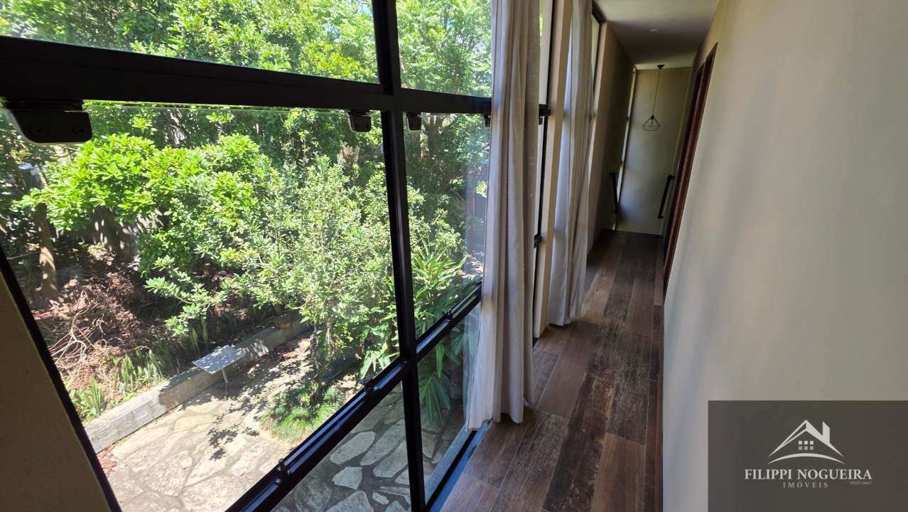 Conheça Vende-se casa moderna e aconchegante com 6 quartos e 3 banheiros a 650 metros do Lago de Javary - FNCA60001 - 8 8