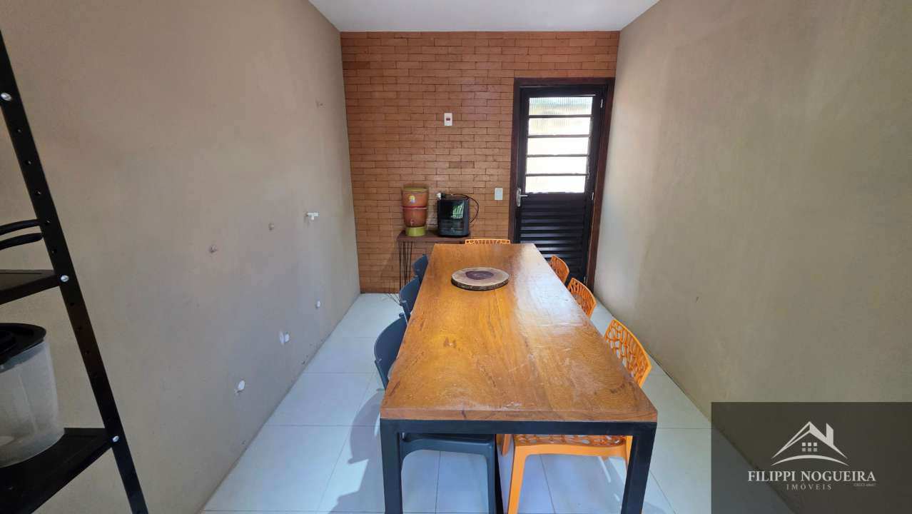 Conheça Vende-se casa moderna e aconchegante com 6 quartos e 3 banheiros a 650 metros do Lago de Javary - FNCA60001 - 16 16
