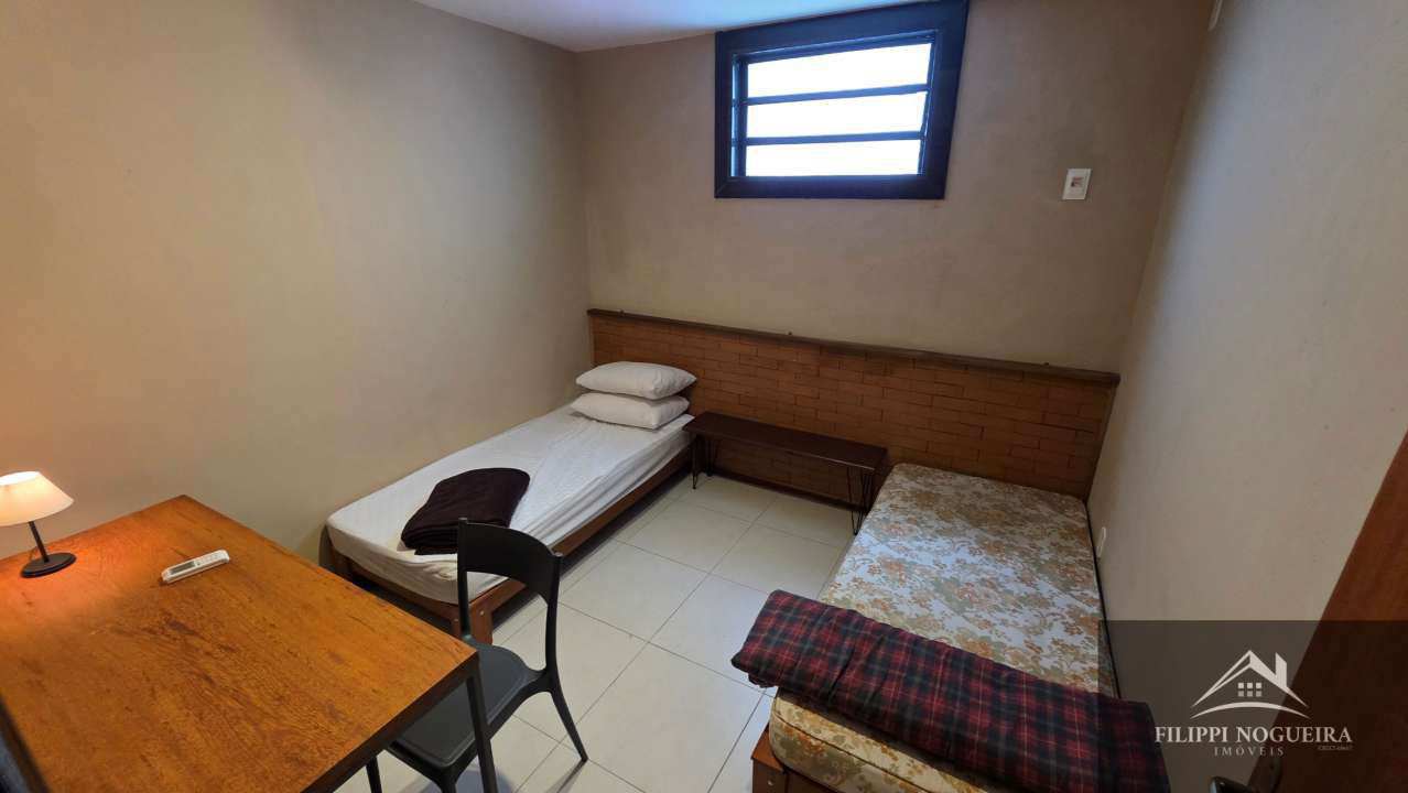 Conheça Vende-se casa moderna e aconchegante com 6 quartos e 3 banheiros a 650 metros do Lago de Javary - FNCA60001 - 24 24