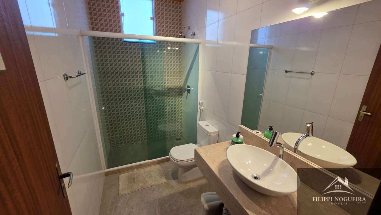 Conheça Vende-se casa moderna e aconchegante com 6 quartos e 3 banheiros a 650 metros do Lago de Javary - FNCA60001 - 27 27