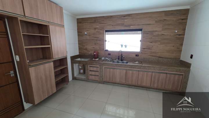 Conheça Vende-se excelente casa com 3 quartos, sendo uma suíte master com hidromassagem e área gourmet - FNCA30006 - 11 11