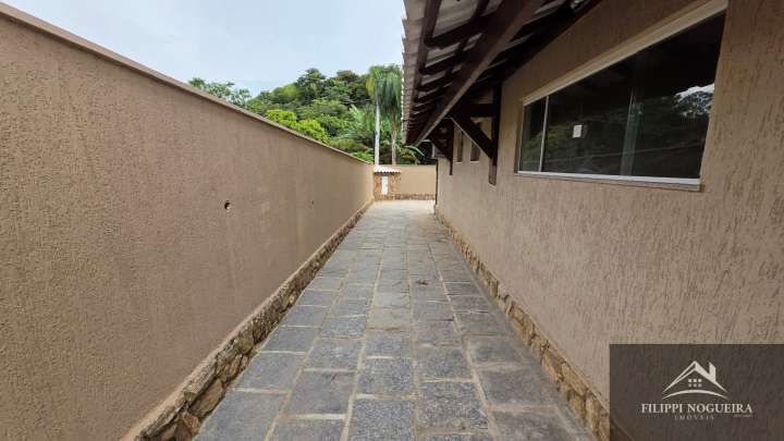 Conheça Vende-se excelente casa com 3 quartos, sendo uma suíte master com hidromassagem e área gourmet - FNCA30006 - 32 32