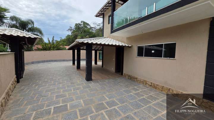 Conheça Vende-se excelente casa com 3 quartos, sendo uma suíte master com hidromassagem e área gourmet - FNCA30006 - 33 33