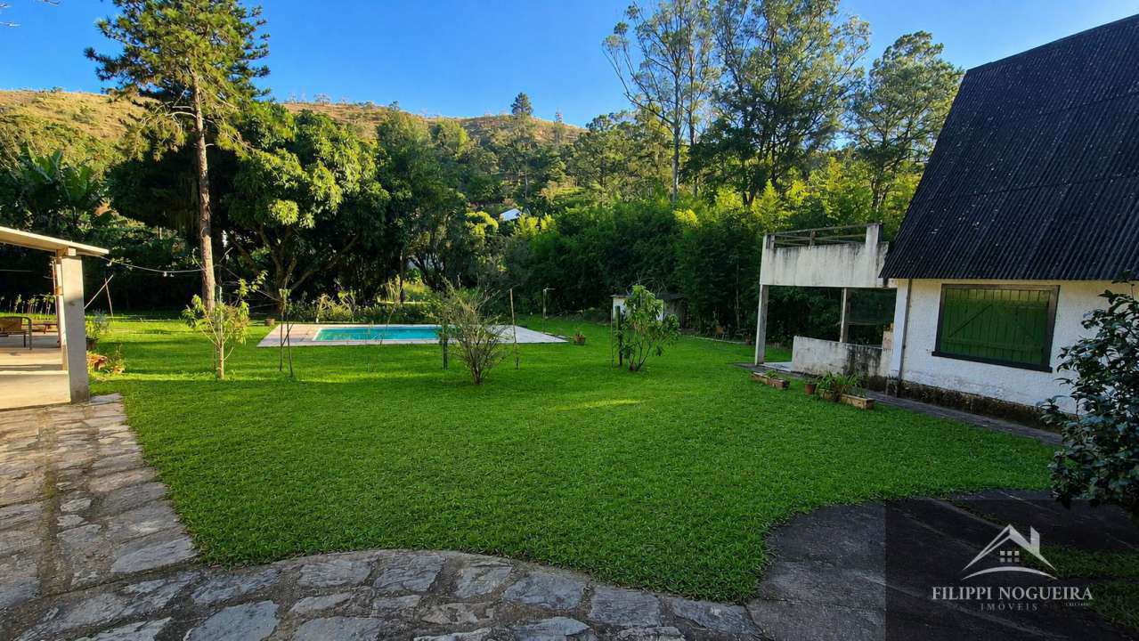 Conheça Chalé com piscina, área gourmet, kitnet e duas suítes externas em terreno de 1.450 m² em Miguel Pereira. - FNCA50003 - 4 4
