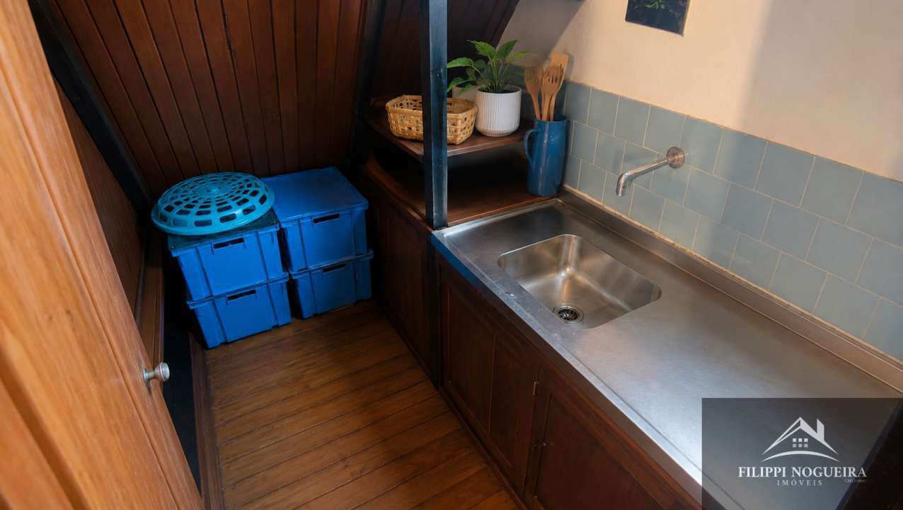 Conheça Chalé com piscina, área gourmet, kitnet e duas suítes externas em terreno de 1.450 m² em Miguel Pereira. - FNCA50003 - 10 10