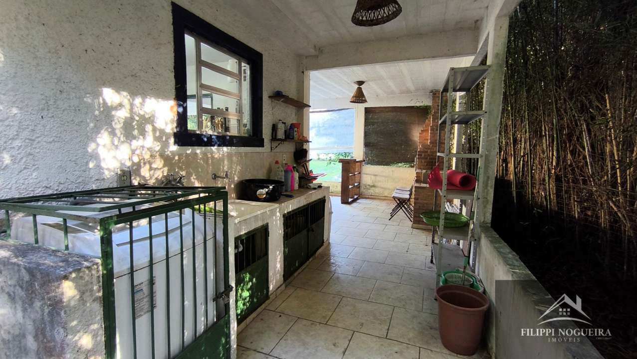 Conheça Chalé com piscina, área gourmet, kitnet e duas suítes externas em terreno de 1.450 m² em Miguel Pereira. - FNCA50003 - 20 20