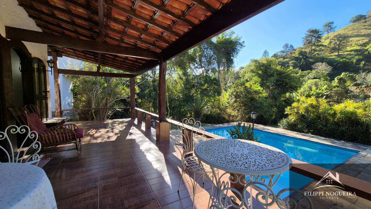 Conheça Propriedade maravilhosa com piscina, 5 quartos, sendo uma suíte, apartamento independente e um área total com 2.600m² em Miguel Pereira. - casa980javary - 4 4