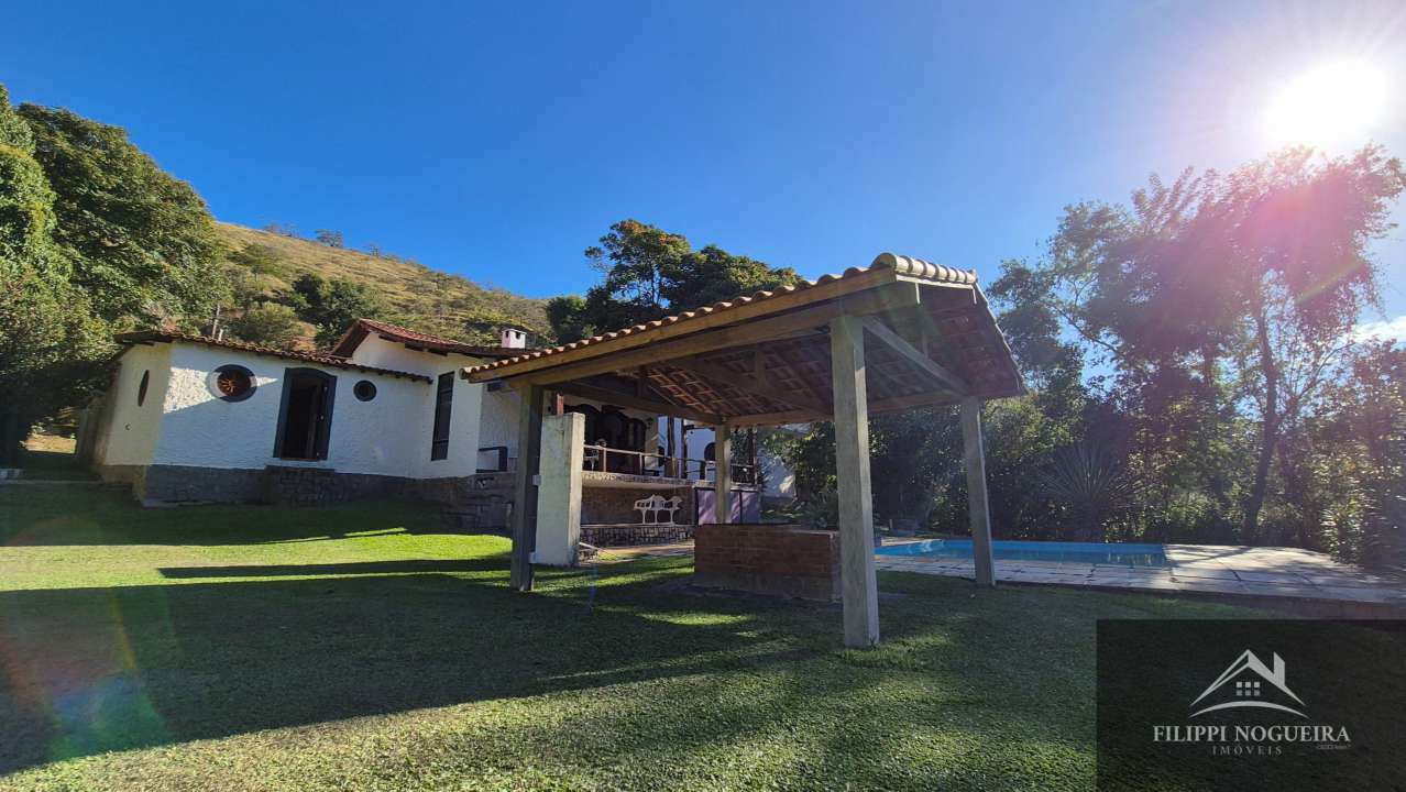 Conheça Propriedade maravilhosa com piscina, 5 quartos, sendo uma suíte, apartamento independente e um área total com 2.600m² em Miguel Pereira. - casa980javary - 30 30