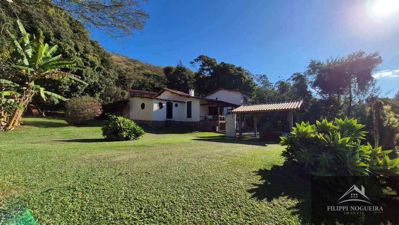 Conheça Propriedade maravilhosa com piscina, 5 quartos, sendo uma suíte, apartamento independente e um área total com 2.600m² em Miguel Pereira. - casa980javary - 31 31