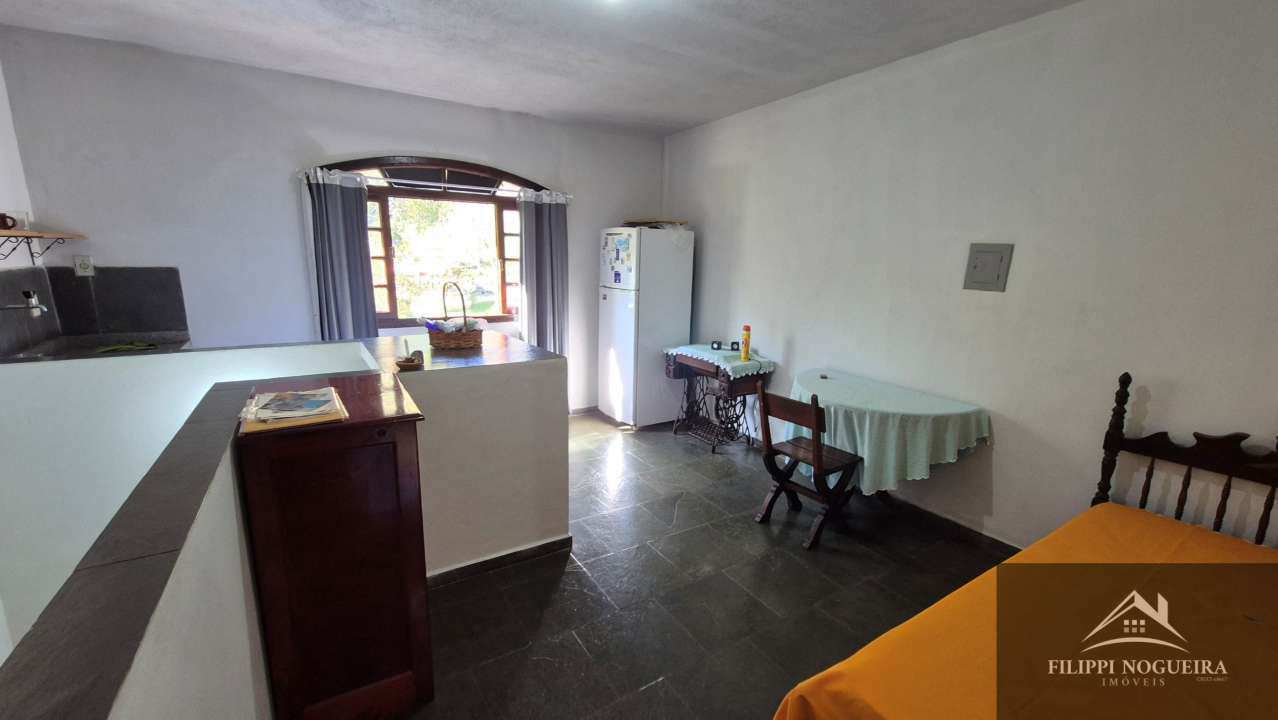 Conheça Propriedade maravilhosa com piscina, 5 quartos, sendo uma suíte, apartamento independente e um área total com 2.600m² em Miguel Pereira. - casa980javary - 35 35