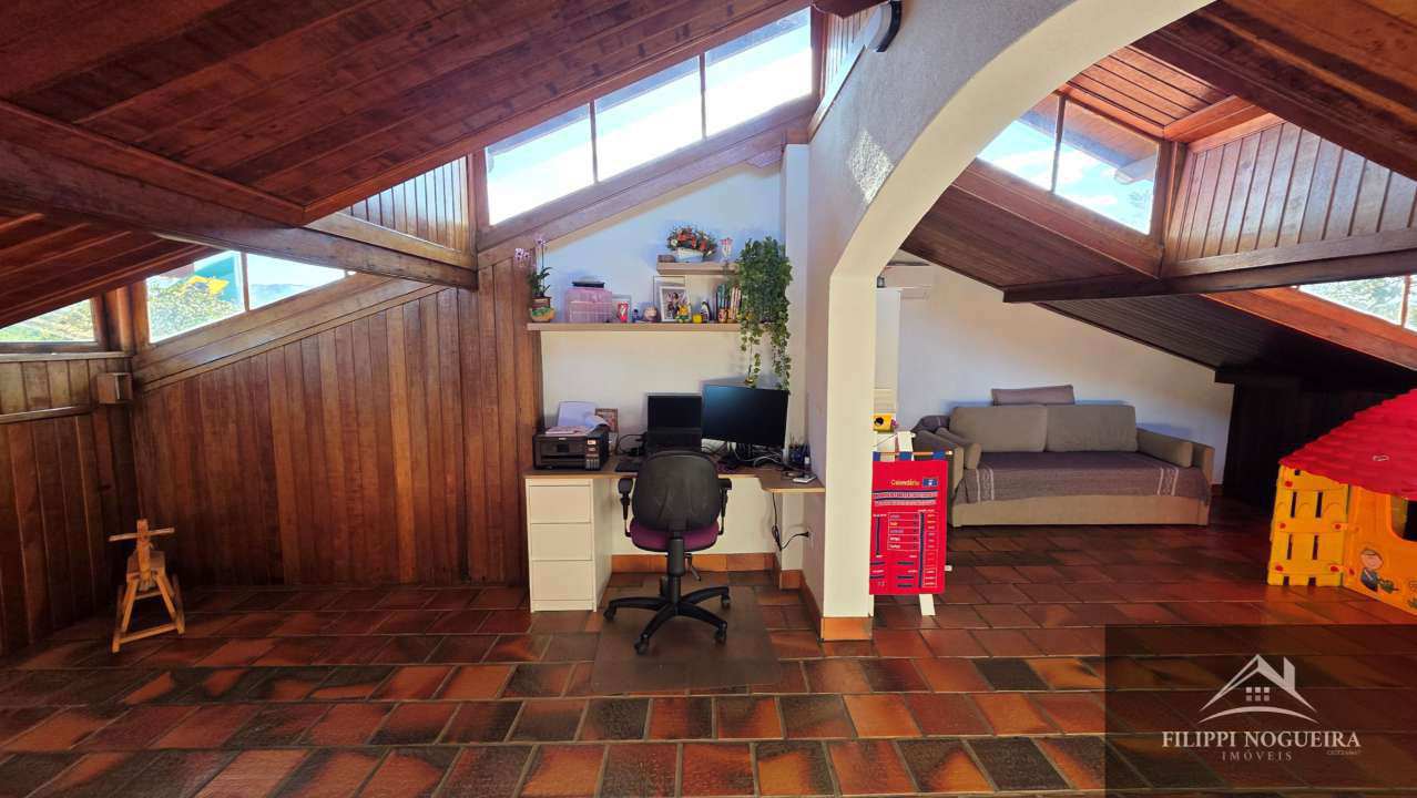 Conheça Belíssima residência de alto padrão com 6 quartos, sendo 3 suítes, sauna, área gourmet completa em um bairro nobre de Miguel Pereira. - casavillage2100 - 17 17