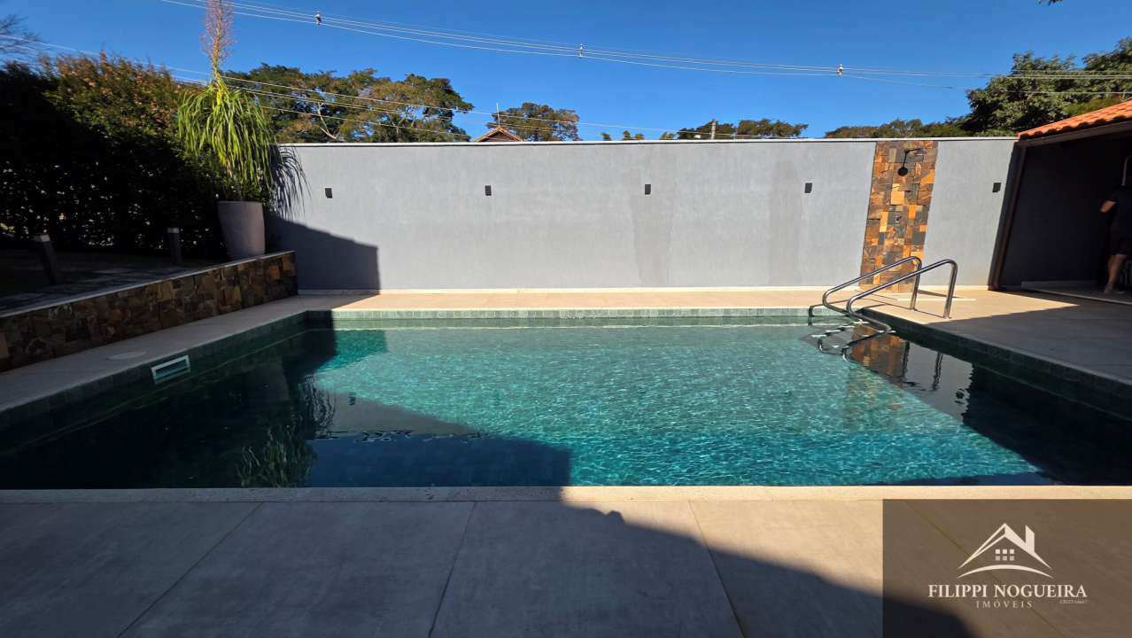 Conheça Belíssima residência de alto padrão com 6 quartos, sendo 3 suítes, sauna, área gourmet completa em um bairro nobre de Miguel Pereira. - casavillage2100 - 50 50
