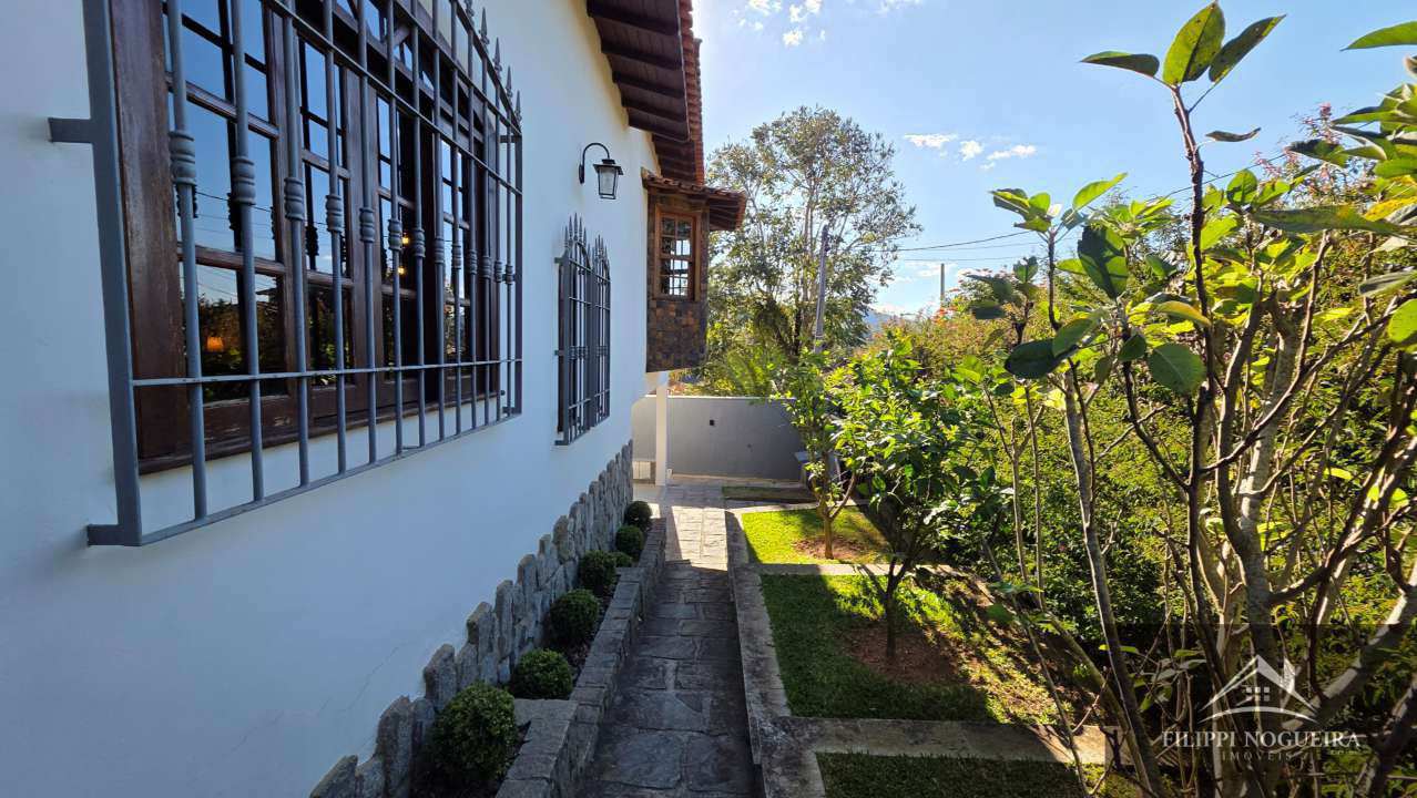 Conheça Belíssima residência de alto padrão com 6 quartos, sendo 3 suítes, sauna, área gourmet completa em um bairro nobre de Miguel Pereira. - casavillage2100 - 59 59