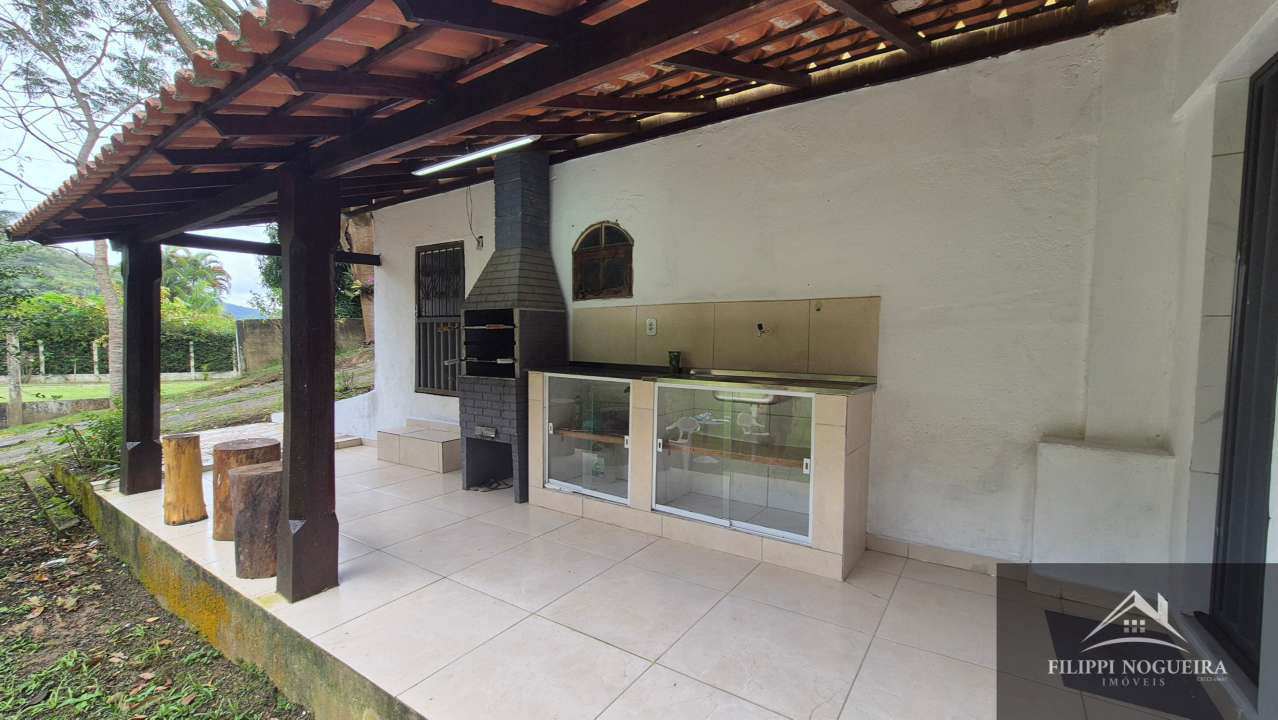 Conheça Excelente oportunidade! Casa com 2 quartos, sendo uma suíte, área gourmet e amplo terreno de 855 m², totalmente aproveitável. - FNCA20013 - 10 10