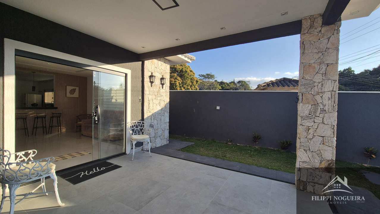 Conheça Maravilhosa casa plana com 4 quartos, sendo duas suítes, piscina e espaço gourmet. - FNCA40011 - 2 2
